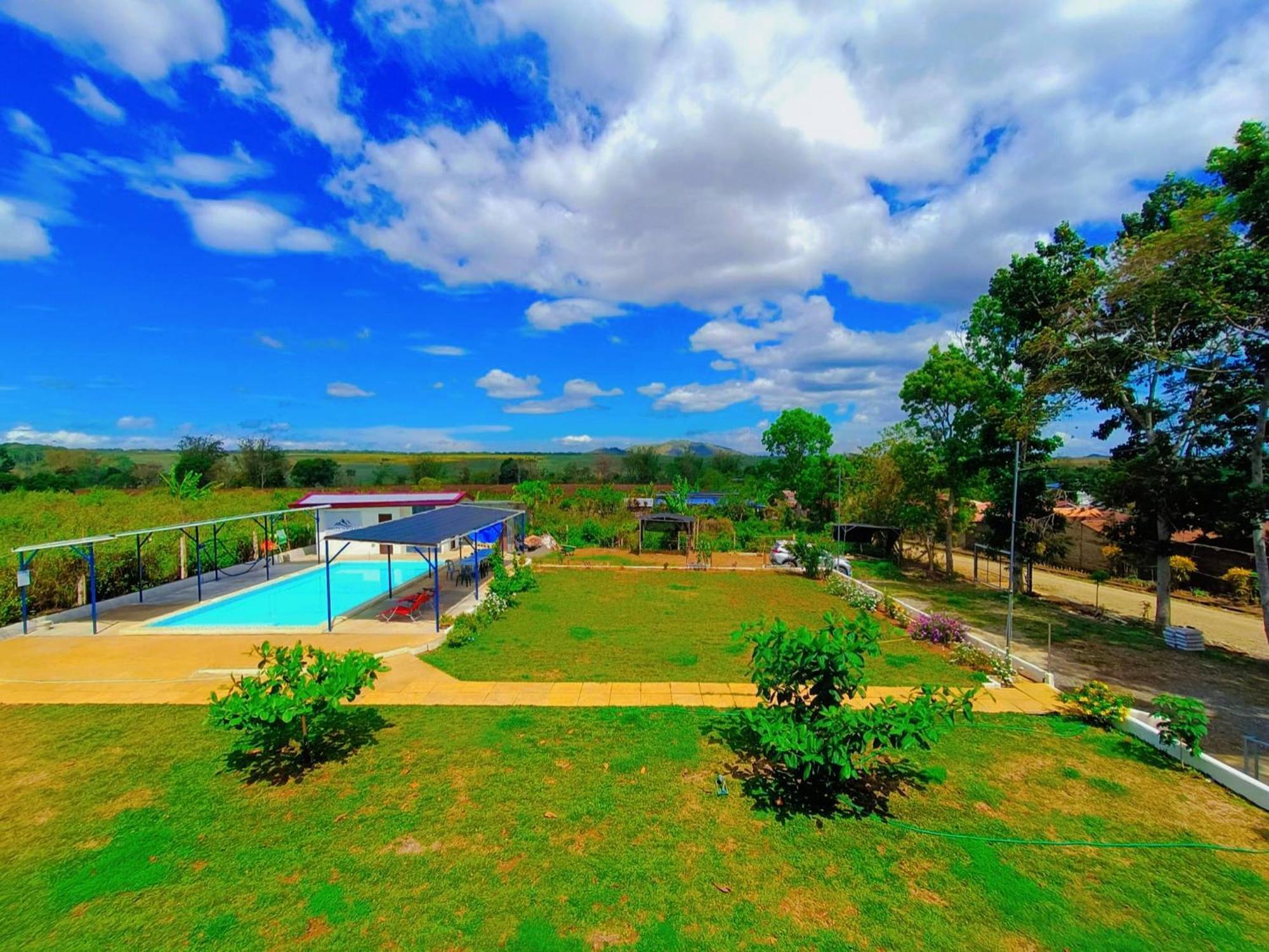 Concetta Tourist Inn Manolo Fortich Экстерьер фото